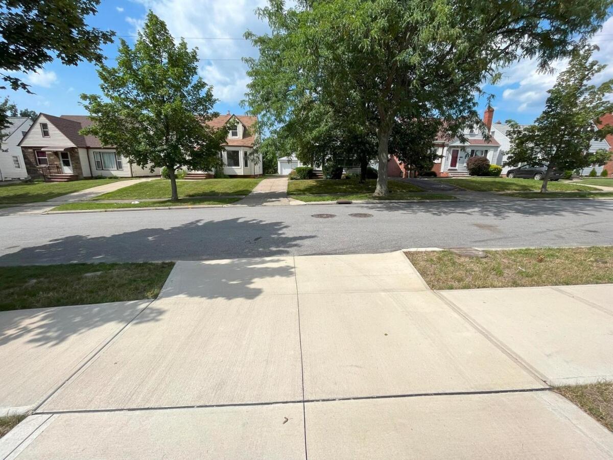 Beautiful Cozy New Build Home - Pet Friendly South Euclid المظهر الخارجي الصورة
