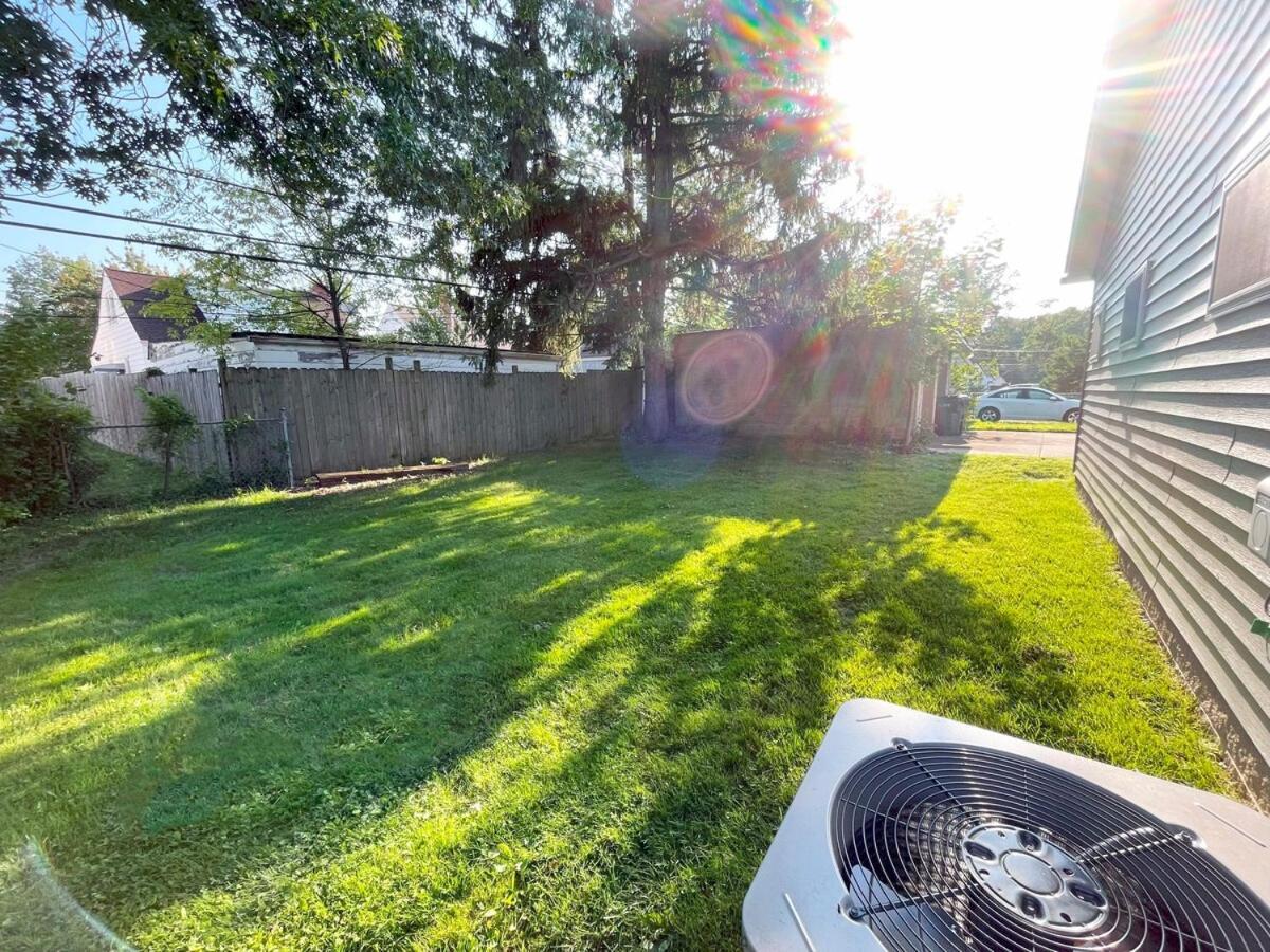 Beautiful Cozy New Build Home - Pet Friendly South Euclid المظهر الخارجي الصورة