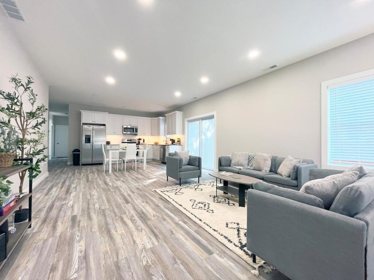 Beautiful Cozy New Build Home - Pet Friendly South Euclid المظهر الخارجي الصورة